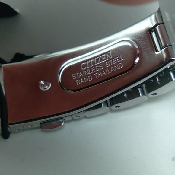 Citizen Eco-Drive EM0756-53A Silver Rose Gold Tone - Picture 8 of 10